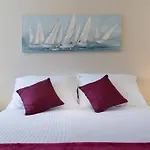 Boutique With Balconies, In Walking Distance To The Sea Lägenhet