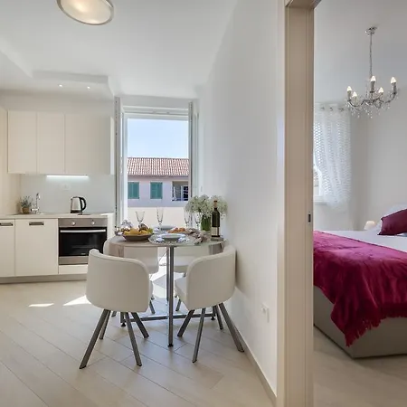 Apartment Boutique With Balconies, In Walking Distance To The Sea Zadar