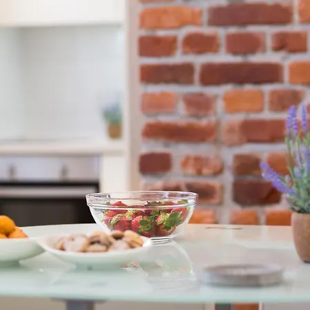 Apartment Boutique With Balconies, In Walking Distance To The Sea