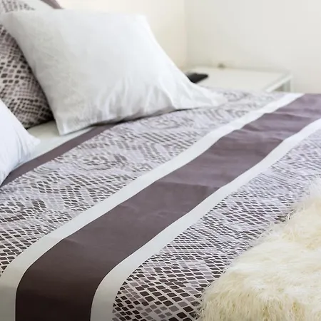 Boutique With Balconies, In Walking Distance To The Sea Zadar