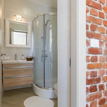 Apartment Boutique With Balconies, In Walking Distance To The Sea *