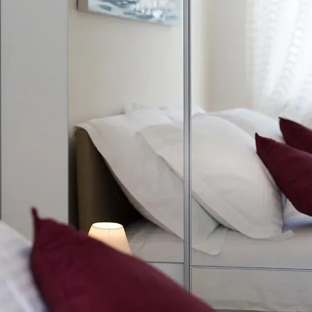 Boutique With Balconies, In Walking Distance To The Sea Lägenhet