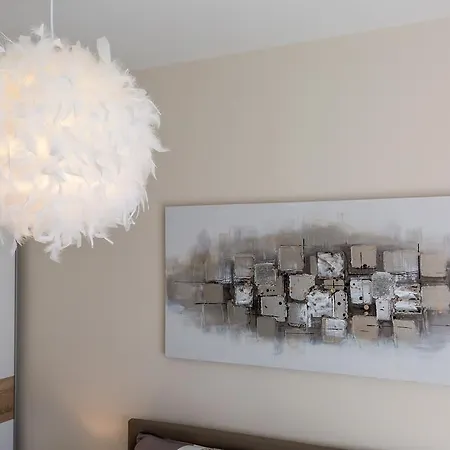 Boutique With Balconies, In Walking Distance To The Sea 아파트 자다르