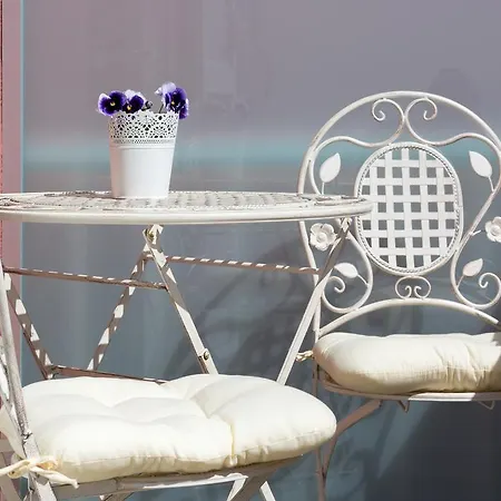 Boutique With Balconies, In Walking Distance To The Sea 자다르