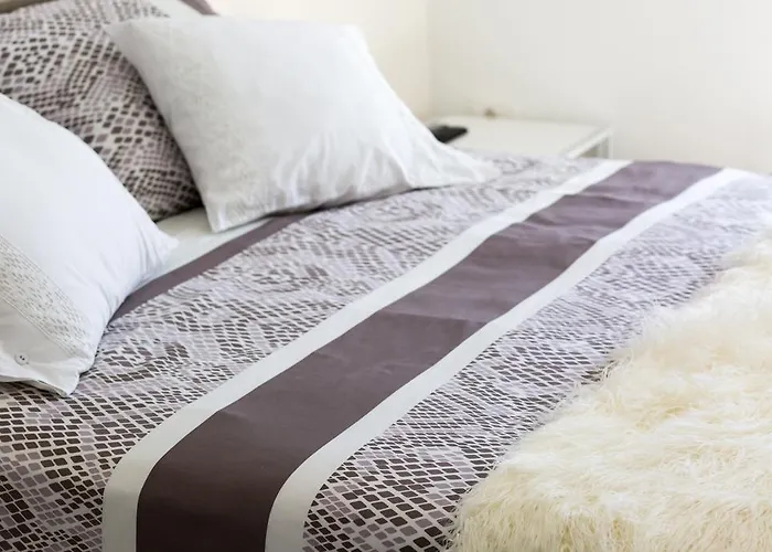 Boutique With Balconies, In Walking Distance To The Sea Zadar