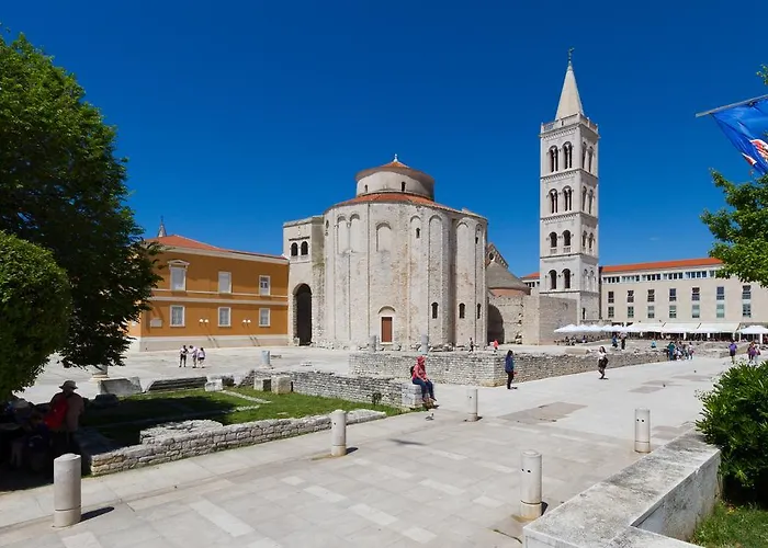 Boutique With Balconies, In Walking Distance To The Sea Zadar