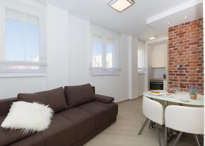 Boutique With Balconies, In Walking Distance To The Sea Lägenhet