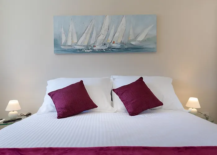 Boutique With Balconies, In Walking Distance To The Sea Lägenhet